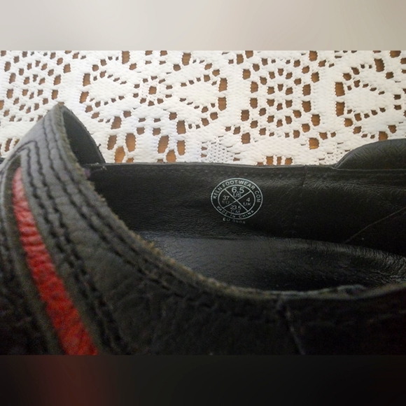 KEEN Black Leather Mary Jane Shoes Comfy! Size 6.5 - Picture 5 of 5